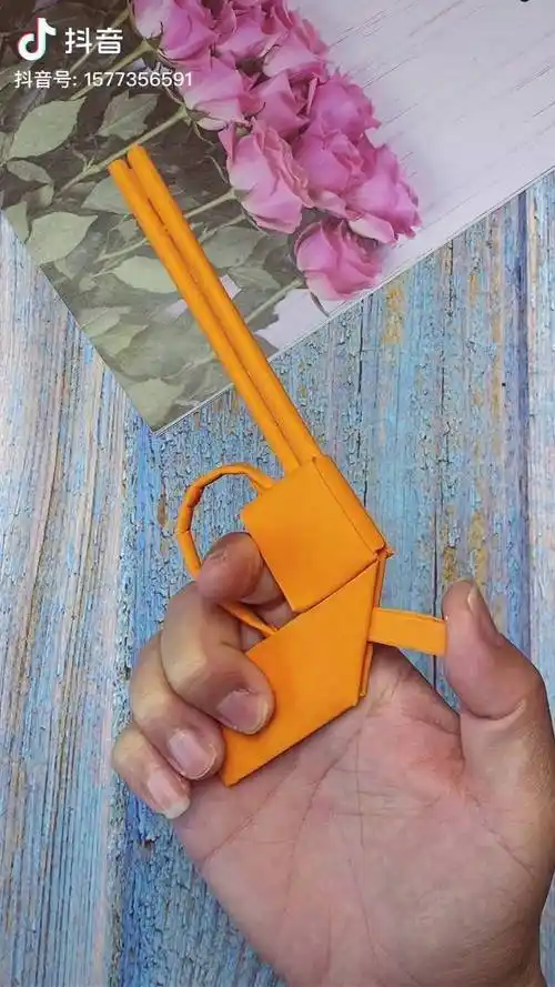 趁着假期陪孩子做一把童年的手枪玩具手工折纸自制玩具折纸