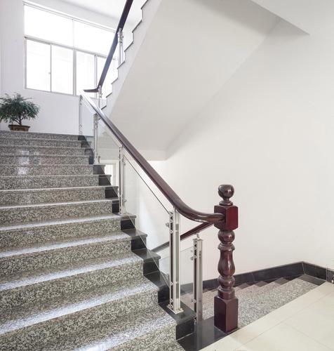 工装工厂房办公楼家装pvc不锈钢化玻璃实木楼梯扶手栏杆上门安装