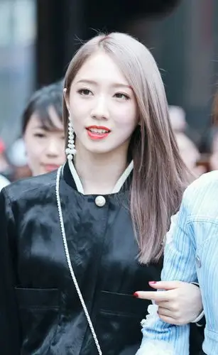 宇宙少女孟美岐最新图片