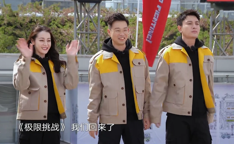 热巴168,岳云鹏170,张艺兴175,当三人站一排,奇妙!