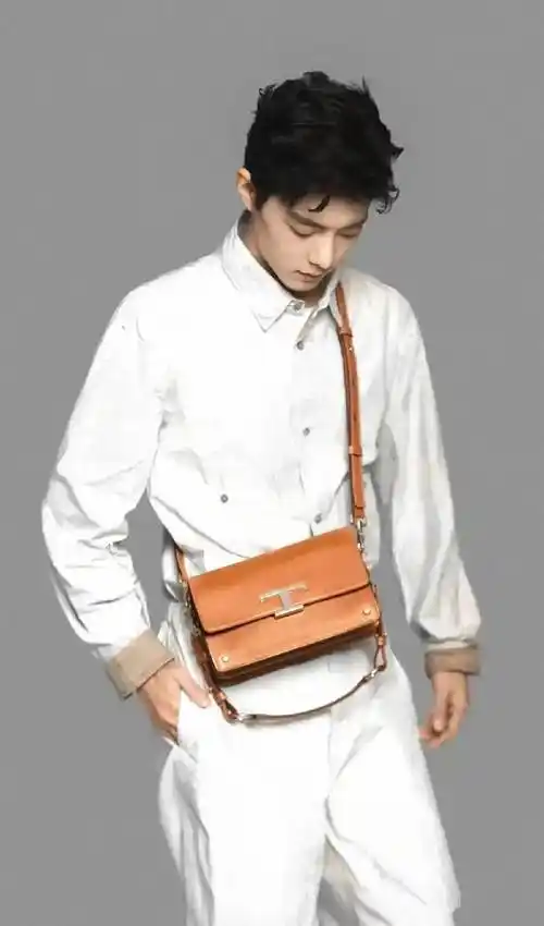 邓为,于适,王一博,肖战,许李现动态_不知道_腹肌_问题