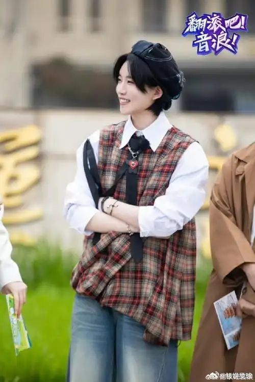 陆柯燃漫画走出的帅学姐##陆柯燃学姐装的漫撕感