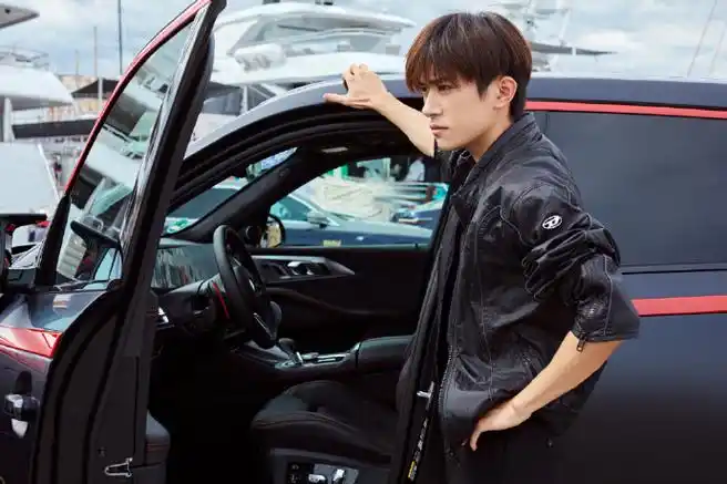 易烊千玺戛纳名利场