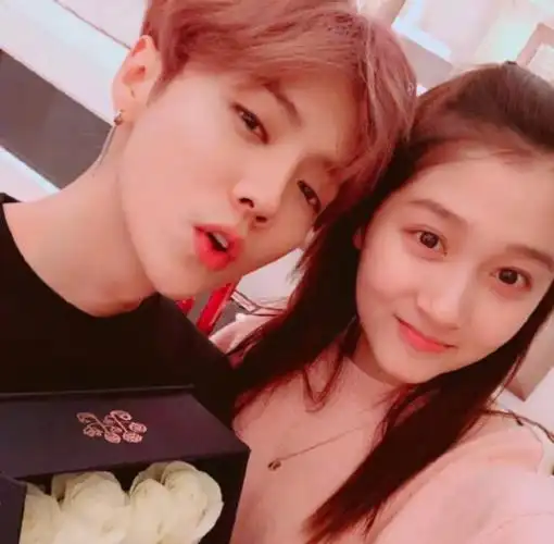 关晓彤的老公婚纱照鹿晗关晓彤晒婚纱照