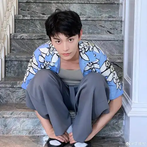 丁禹兮生活库存照##丁禹兮一下发了15张图