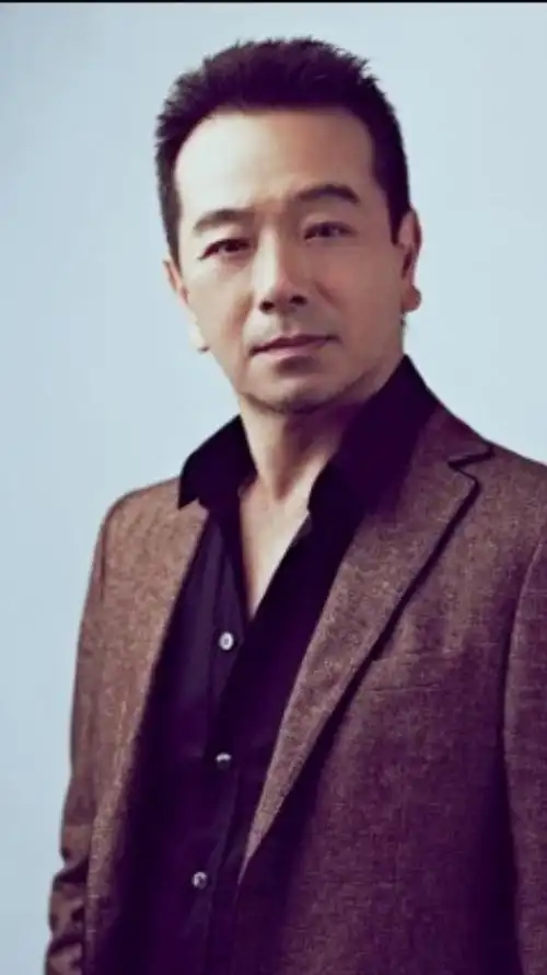 63岁台湾演员张晨光是个老戏骨,隐婚20多年妻子无怨无悔