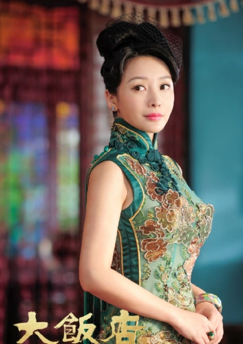 柳岩新剧变身民国贵妇花式旗袍穿出丰腴韵味看完都不想减肥了