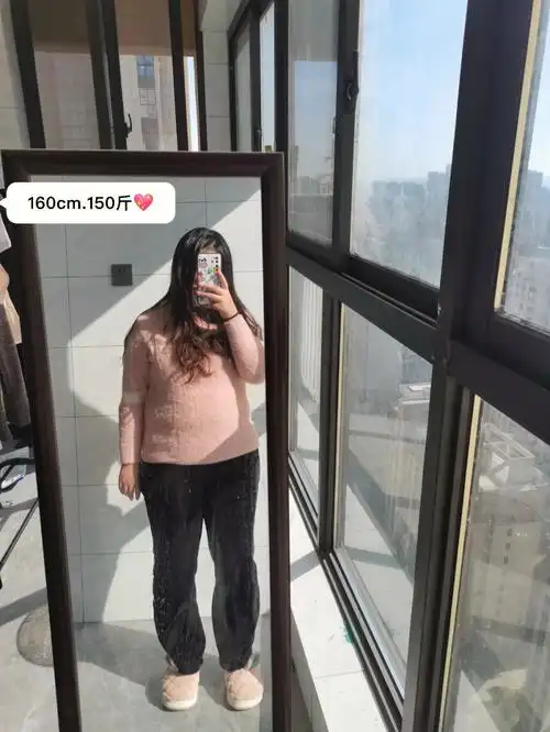 160cm,150斤,身高和体重快要形成1:1的比例大腿围62,比辣妹的腰围还粗