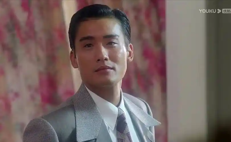 《人皮灯笼》:当又纯又欲的邱淑贞,遇上梁家辉年轻撩人的桃花眼_阿辉