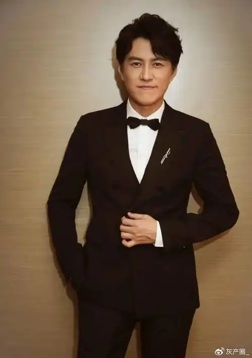 靳东又躺枪诈骗团伙扮靳东骗上海阿姨20多万阿姨被骗我心甘