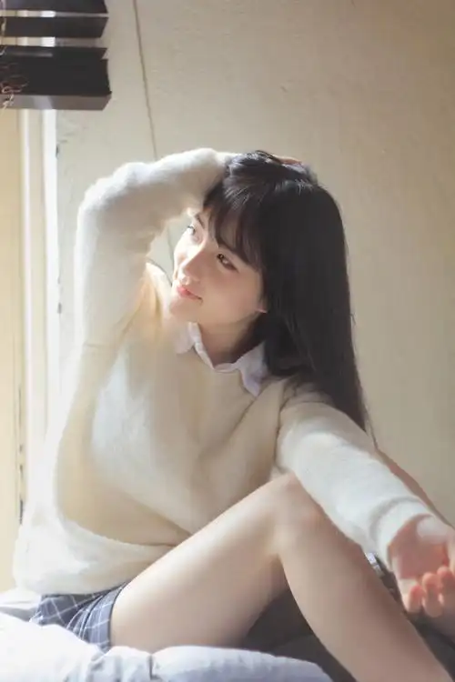 p>赵嘉敏,1998年7月22日出生于广东省深圳市,中国内地女演员,歌手