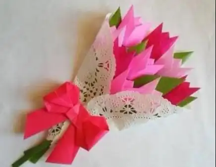 怎么用卡纸做鲜花的贺卡做鲜花的贺卡