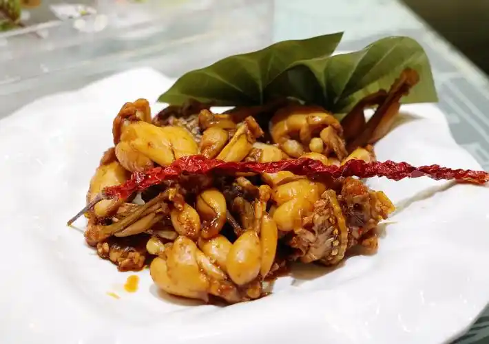 20年卖出400万份的招牌菜,湖锦辣得跳来盘试试?