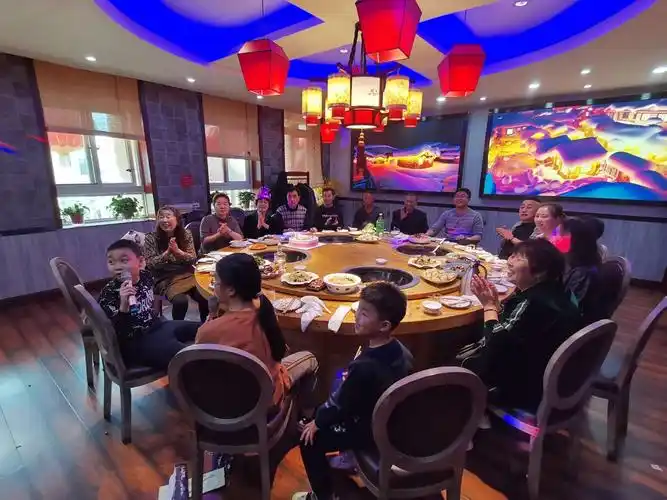 又是一次生日聚会时