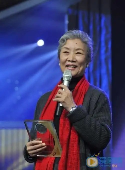 乾隆秘史赵老太君扮演者吕中照片点击查看更多吕中个人资料》》》