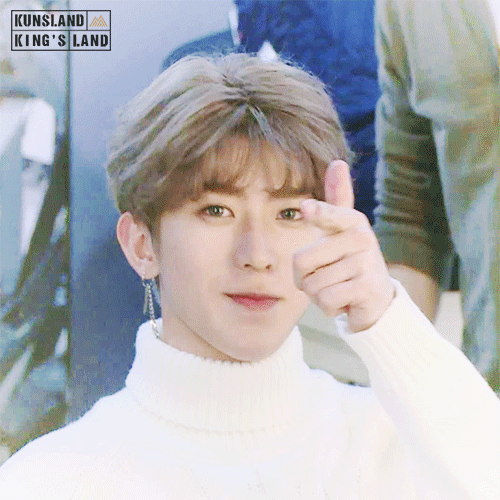 笑起来很甜的男星,薛之谦接地气,蔡徐坤腼腆,而他笑得最好看