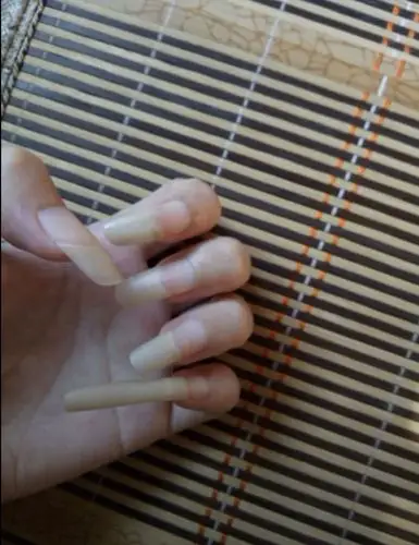 我妹妹的长指甲,怎么样(女,26岁)