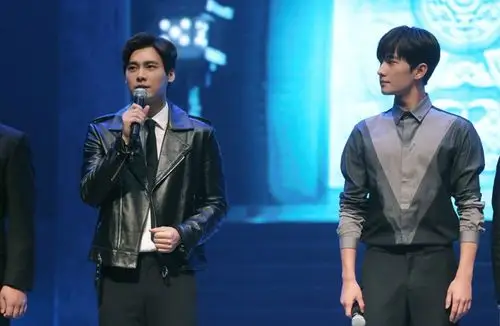 曝李易峰上位内幕与杨洋不和真相