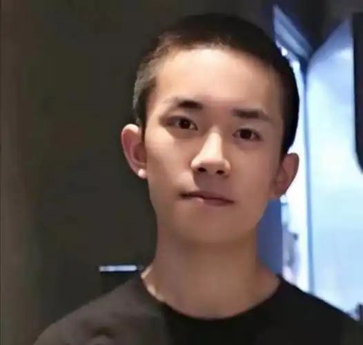 易烊千玺寸头照片也太帅了吧,果然寸头是检验颜值的最后手段_腾讯新闻