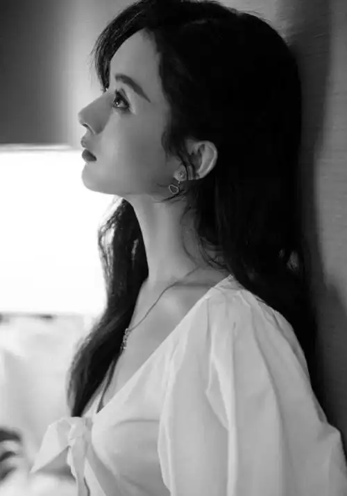 赵丽颖当妈后爱上了秀身材 小蛮腰若隐若现美翻——上海热线娱乐频道