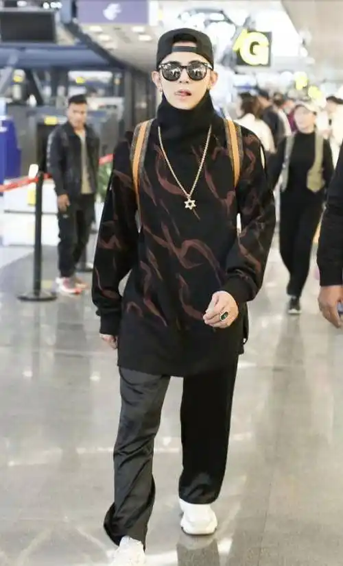 杜淳小编查了资料,杜淳和汪东城居然都是81年,总感觉他是70年代的!