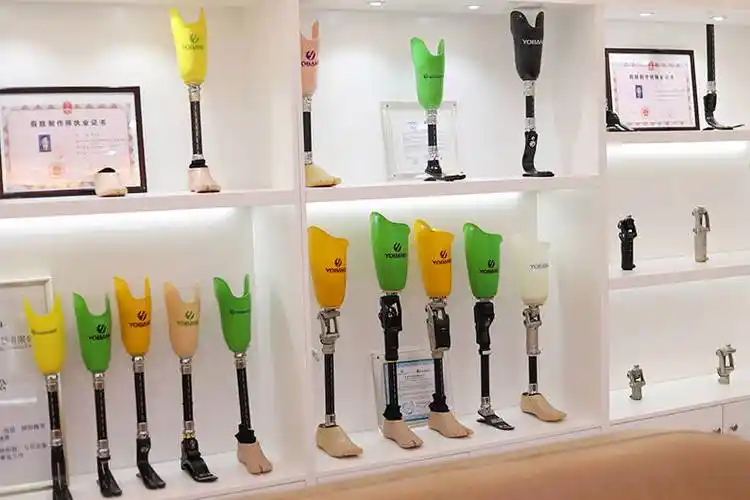 大腿假肢静态对线