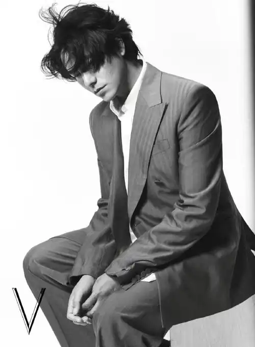 陈坤v中文版周年刊封面##陈坤黑白曼波