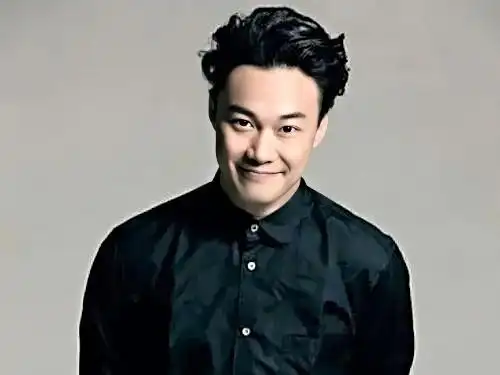 陈奕迅演唱会门票开售,歌迷支持,门票一天售完