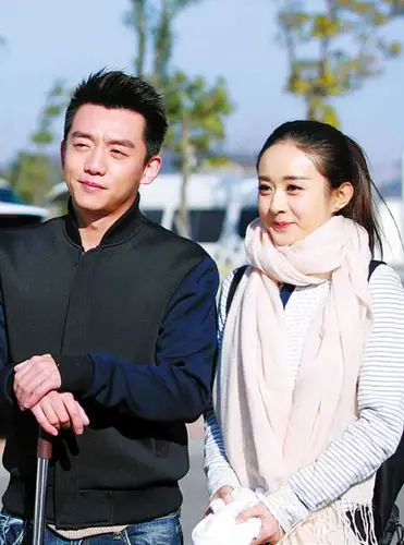 谁能给我发赵丽颖和郑恺一起的自拍,最好是微博上的,我现在在国外,没