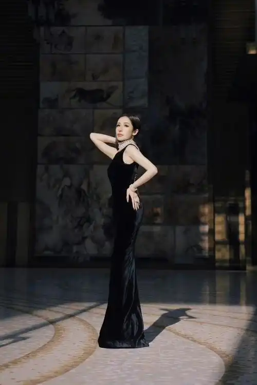 萧亚轩轩然归零发布会##萧亚轩礼服反穿##美出圈