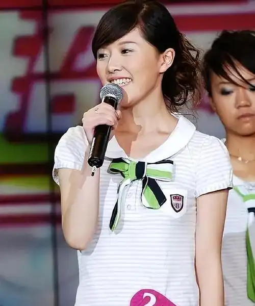 唐笑:21岁"打武警事件"被骂,27岁嫁富豪逆袭成人生赢家