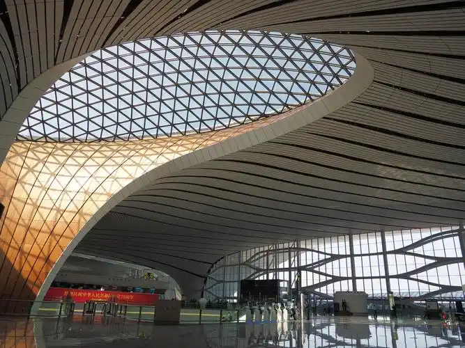 北京大兴国际机场探秘:地铁也有商务座 茶馆卖茶从2分一碗到1200元一