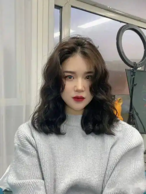 2022锁骨发这样烫超级减龄好看又时尚