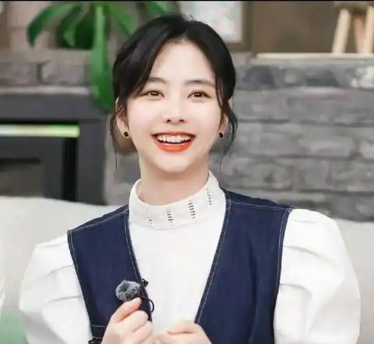 初恋少女颜谭松韵