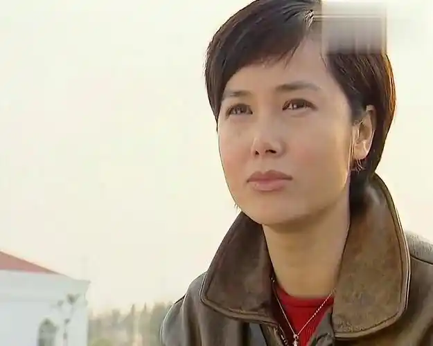 黑冰:怪不得蒋雯丽这么能干,原来是有父亲这段经历,挺住!