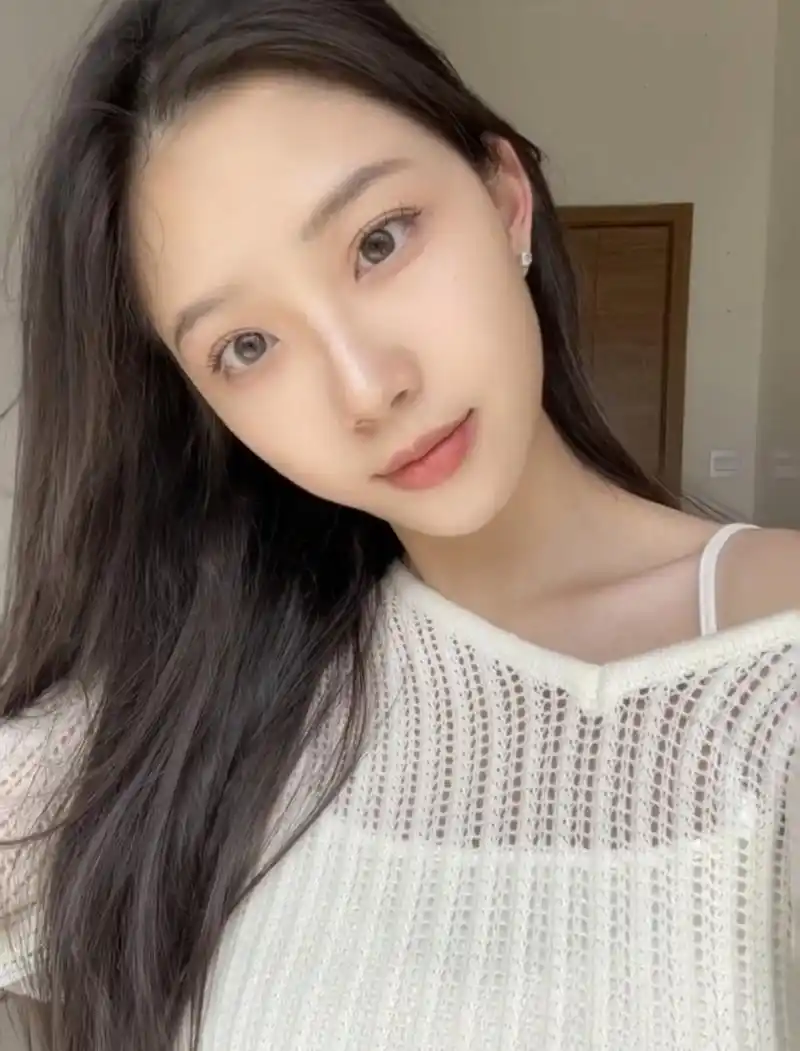 美女的歪头杀的魔力,你被征服了吗?