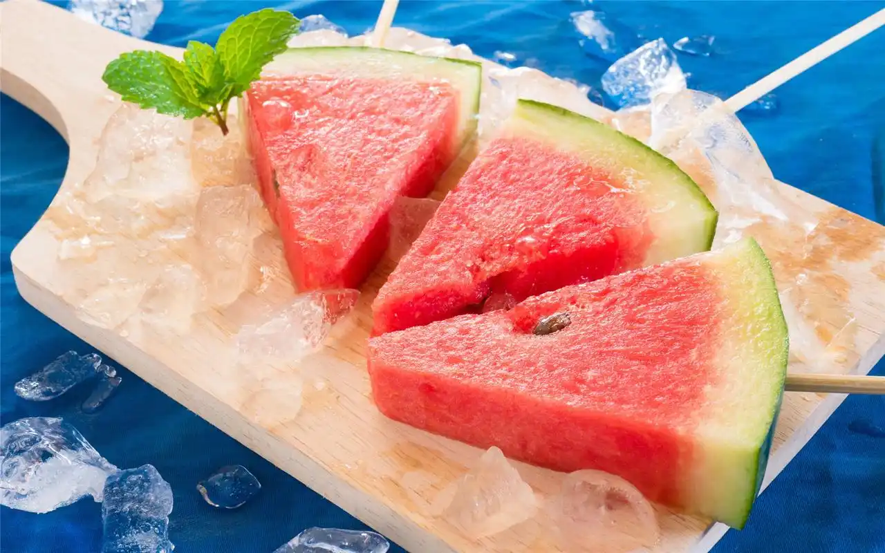 清凉夏日西瓜高清桌面壁纸