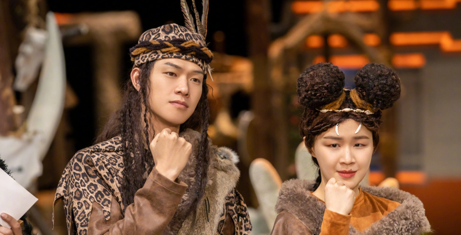 原创明星大侦探6晒新剧照何炅吴昕扮野人为避浪姐提档