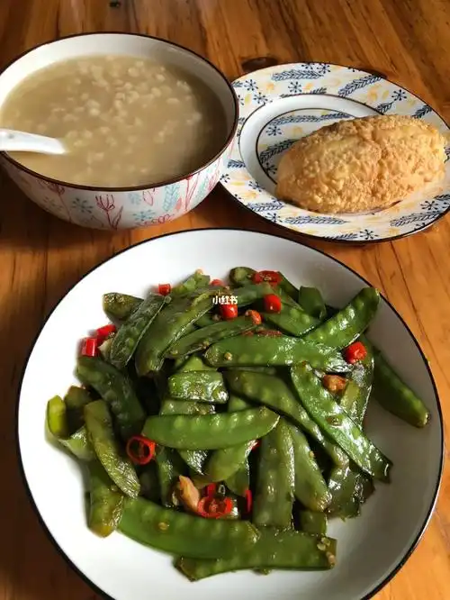 一个人的午餐就是心心念念的玉米粥了