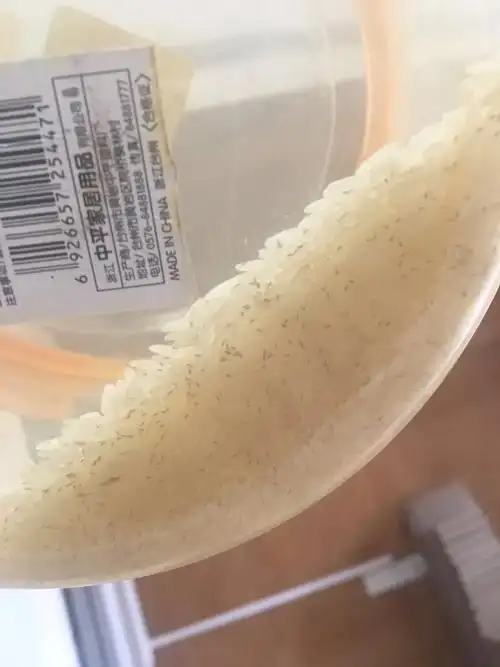 米里长了很多白色小虫子,这两天做饭都是晚上没仔细看,吃了会有问题吗