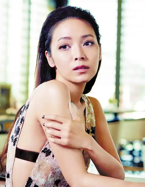 侯佩岑自曝曾因奶水不足抑郁