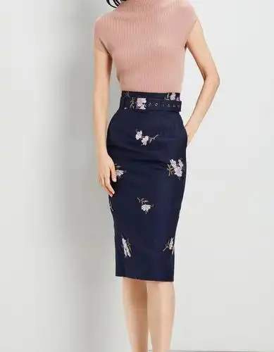 一步裙搭配什么上衣好看图片