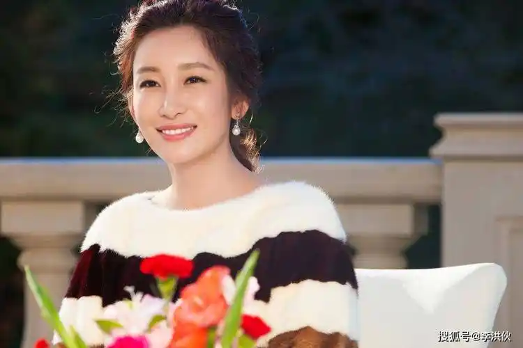 《她们的名字》五位中年女演员年轻时都是大美女,秦海璐颜值最低