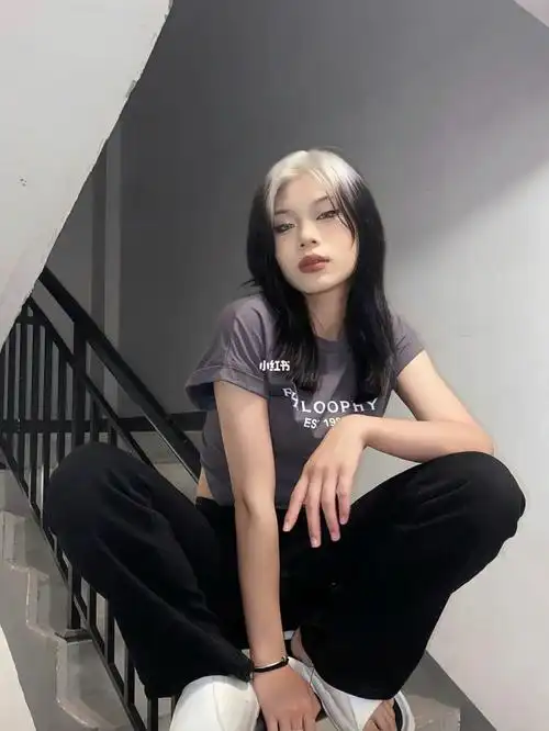 超酷的爆顶染泉州染发天花板挑唐人造型