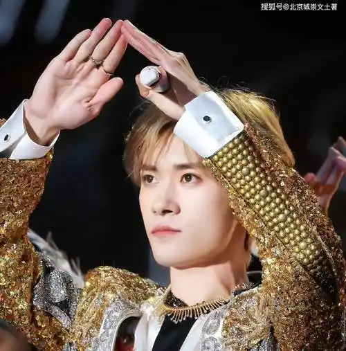 tfboys十周年演唱会:易烊千玺遭营销号尬黑,门票数据打脸众人!