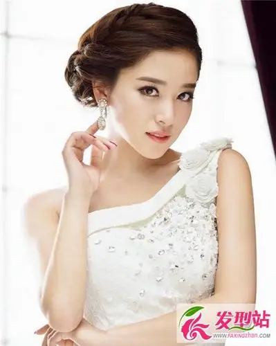 优雅气质盘发 六款颜值在线发型