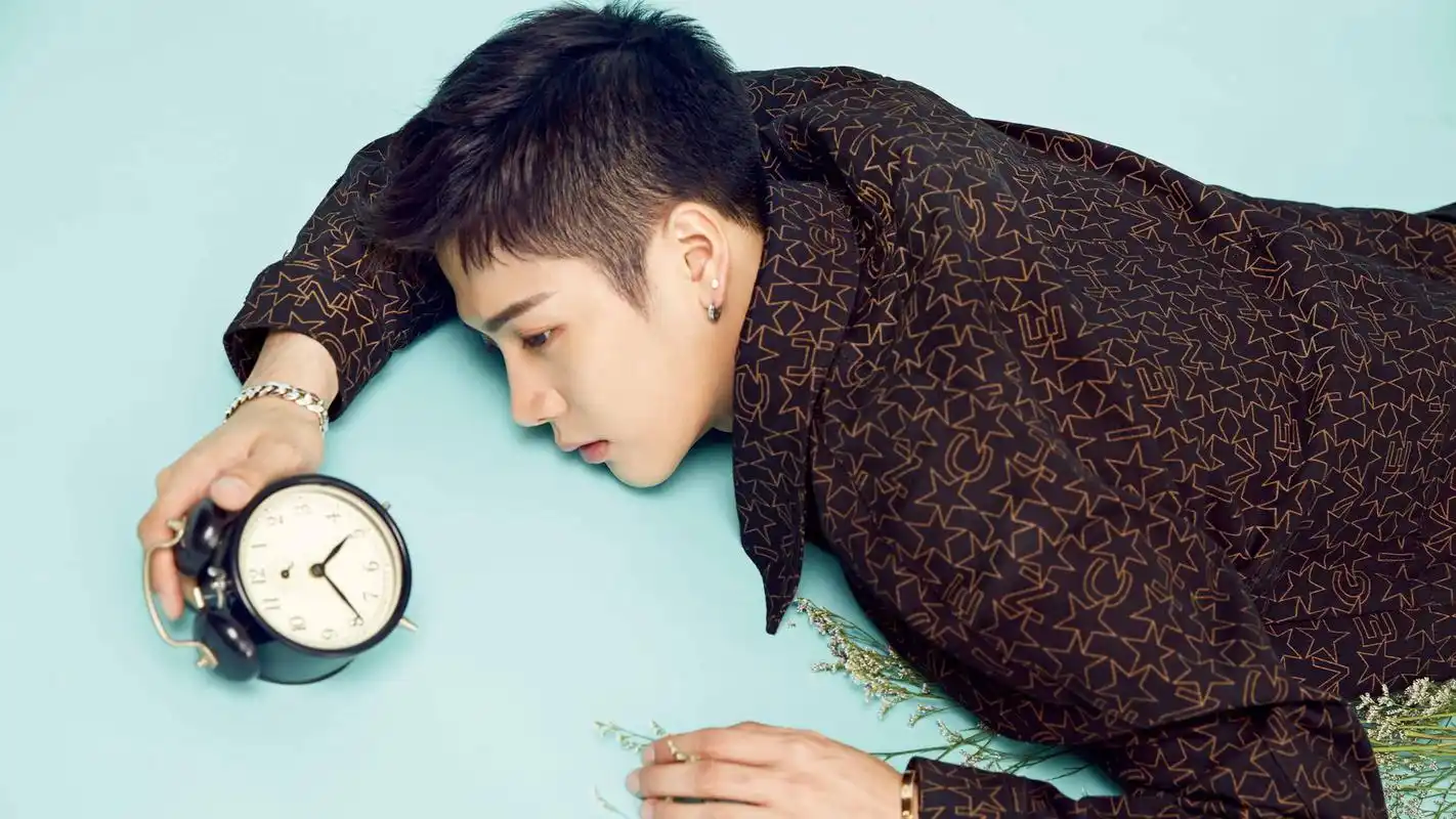 王嘉尔每次接综艺都会缺席几期,这其中的原因也是很有"心机"了