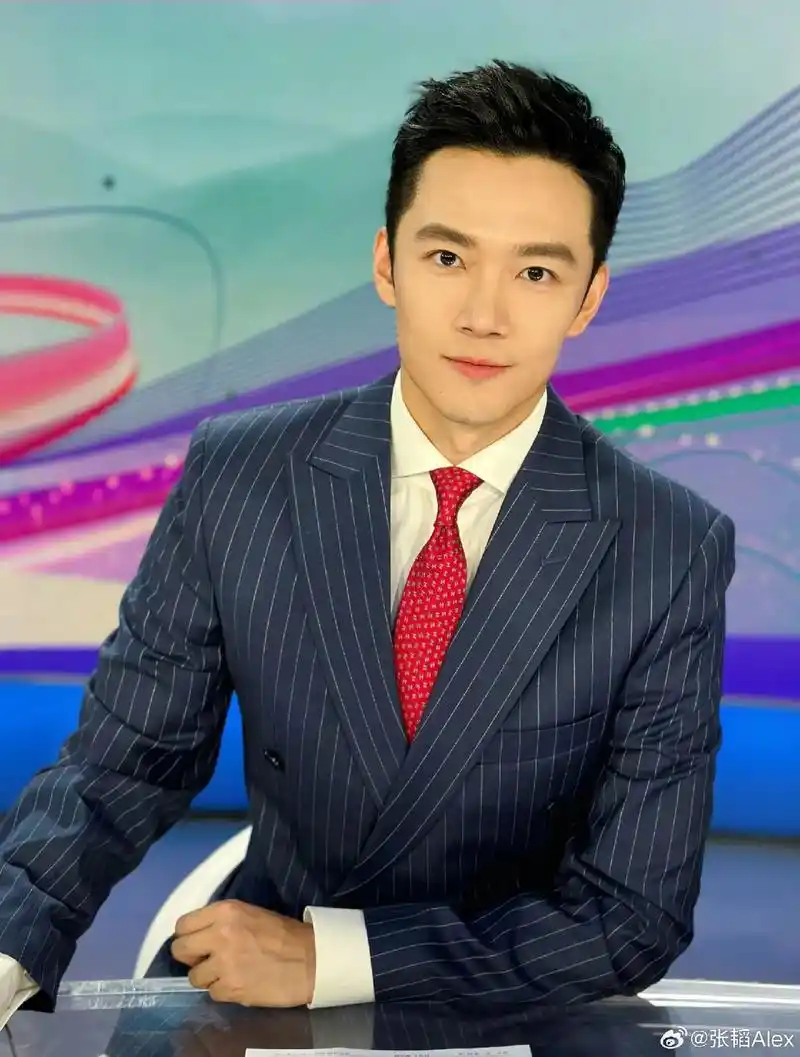 央视新闻频道男主持人颜值天花板yyds@张韬alex - 抖音