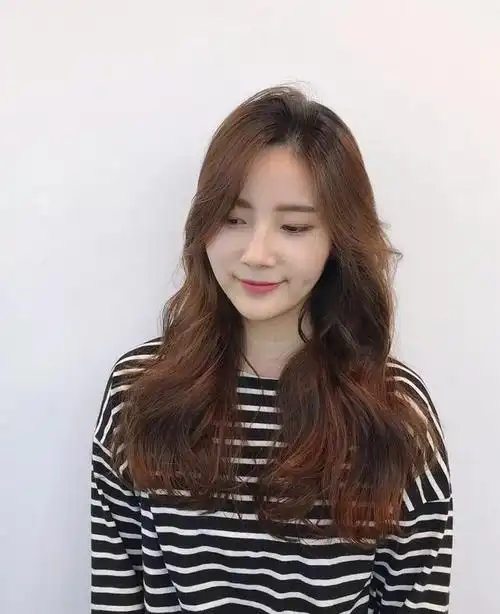 自然卷烫头发型女中长发免打理(烫小卷都过时了)(1)