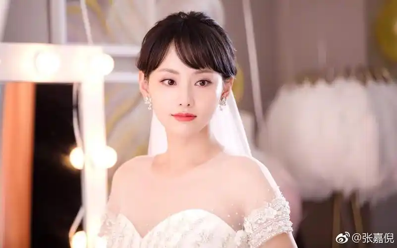 记得土创那个像张嘉倪的王婷吗她竟然和张嘉倪认识